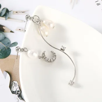 Kórejský ručné jemné asymetrické náušnice mesiac imitácia perly drahokamu náušnice veľkoobchod módne náušnice