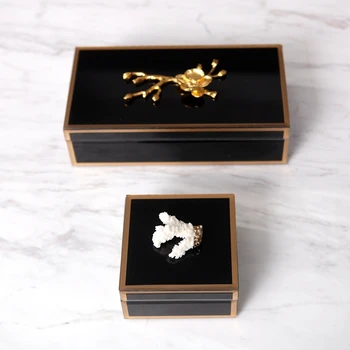 Luxusné Čierne Zlato Rimmed Šperky Box S Whiet Coral Ornament Príslušenstvo Dekor Sklenené Okno Remesiel Domov Skladovanie Ozdoby, Darčeky